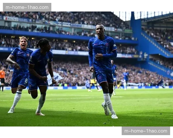 切尔西利用边后卫创造人数优势 进攻模式多样化