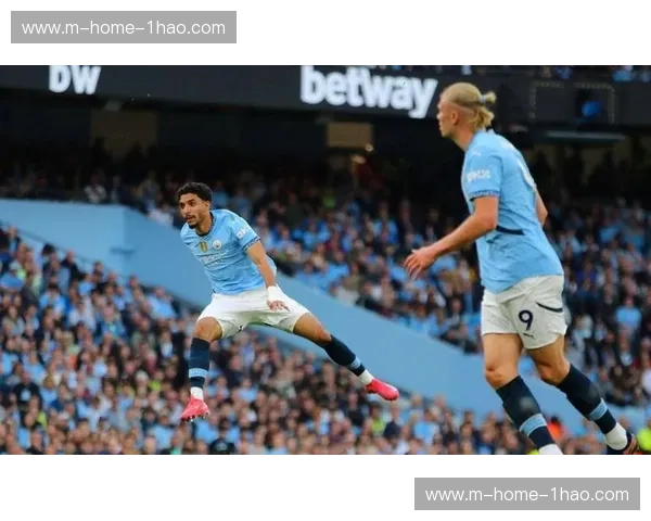 维拉与切尔西争四关键战 埃梅里中场伤停下的低位防守策略评估